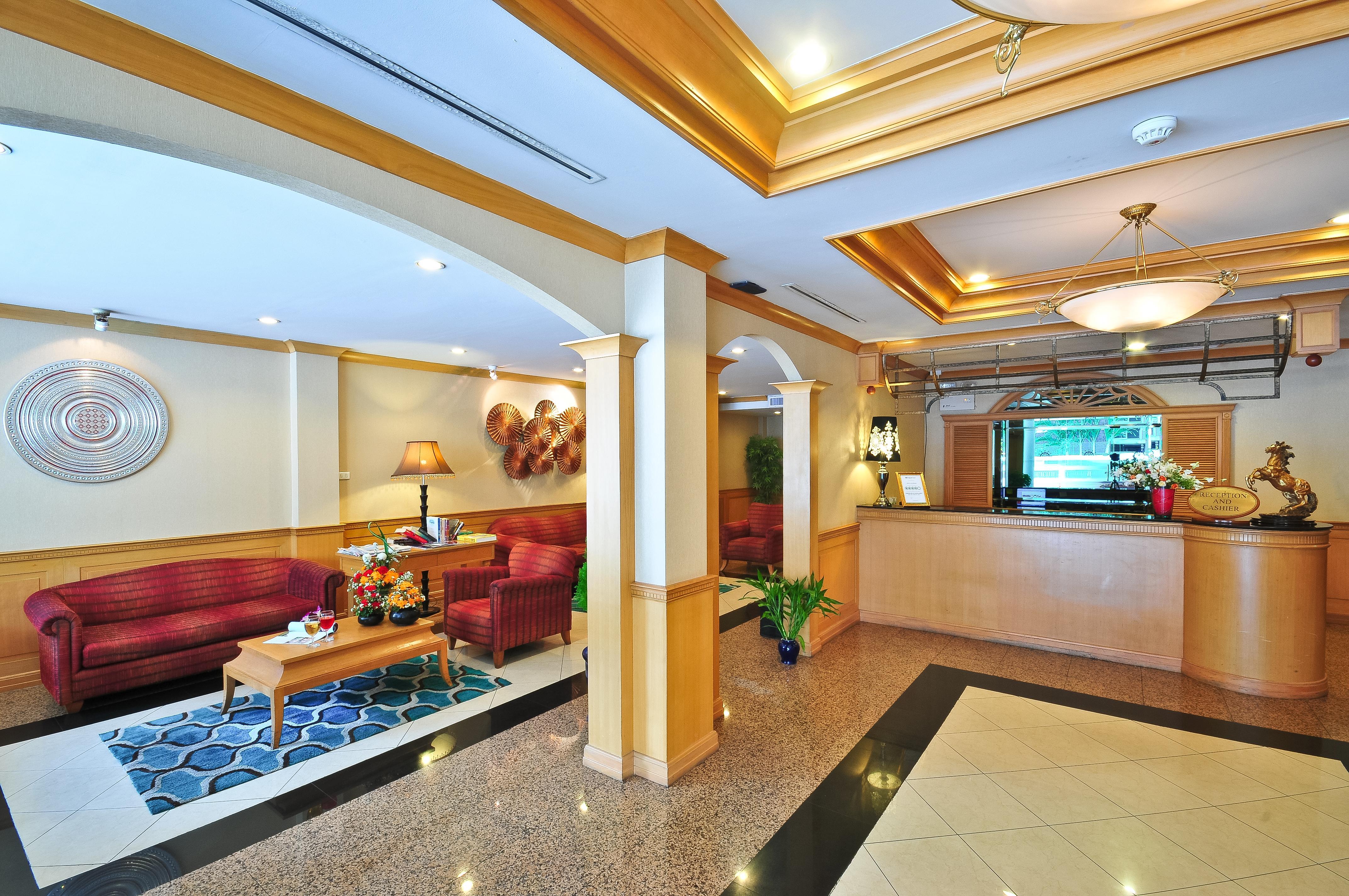 Admiral Suites Bangkok Exterior photo
