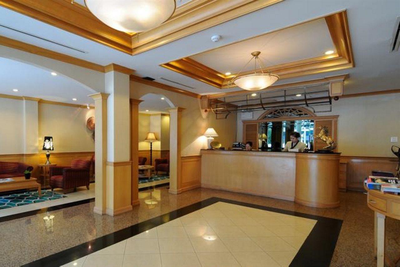 Admiral Suites Bangkok Exterior photo