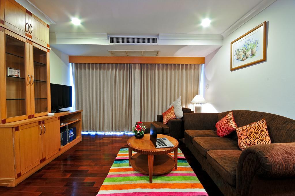 Admiral Suites Bangkok Exterior photo