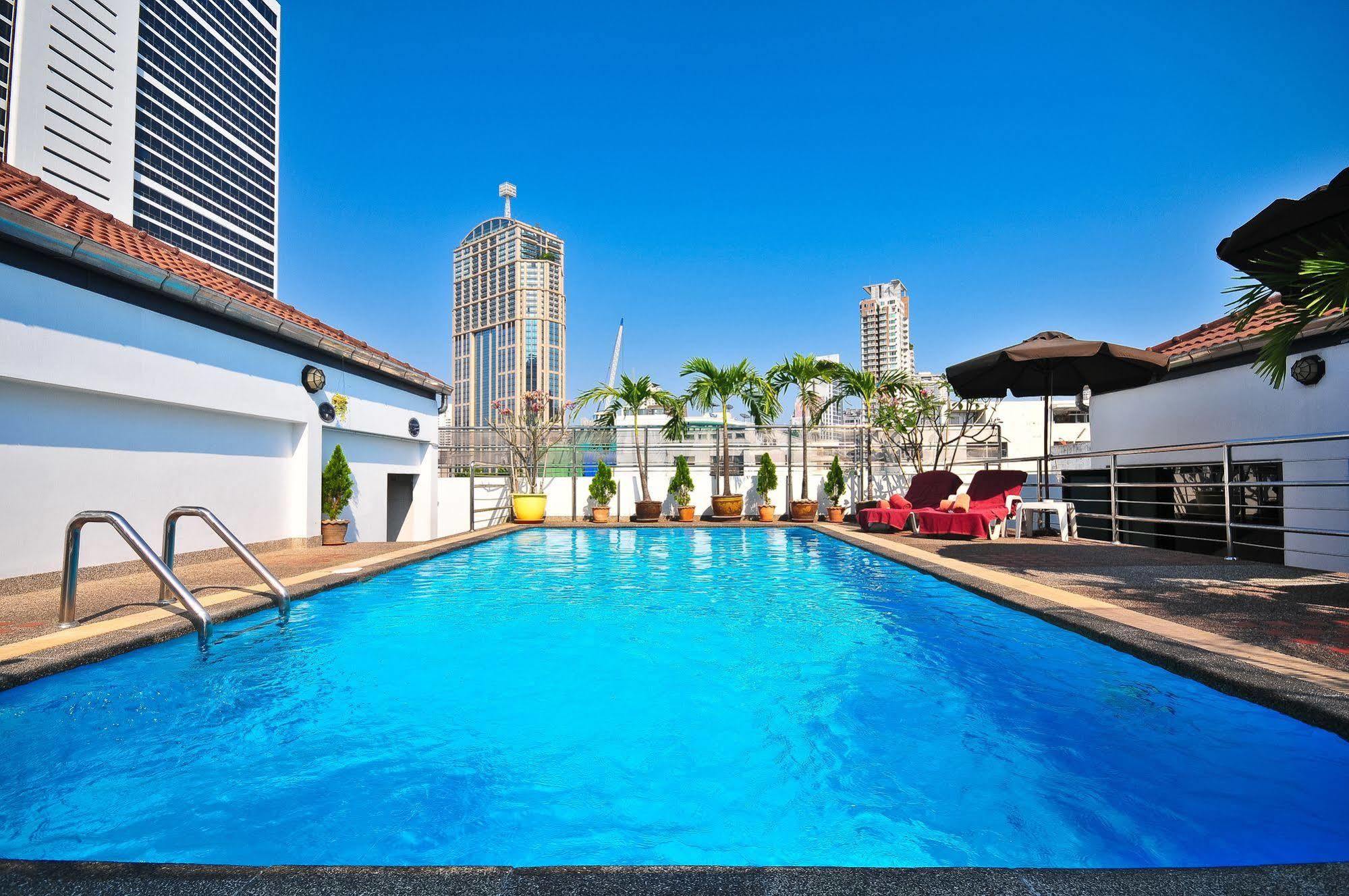 Admiral Suites Bangkok Exterior photo