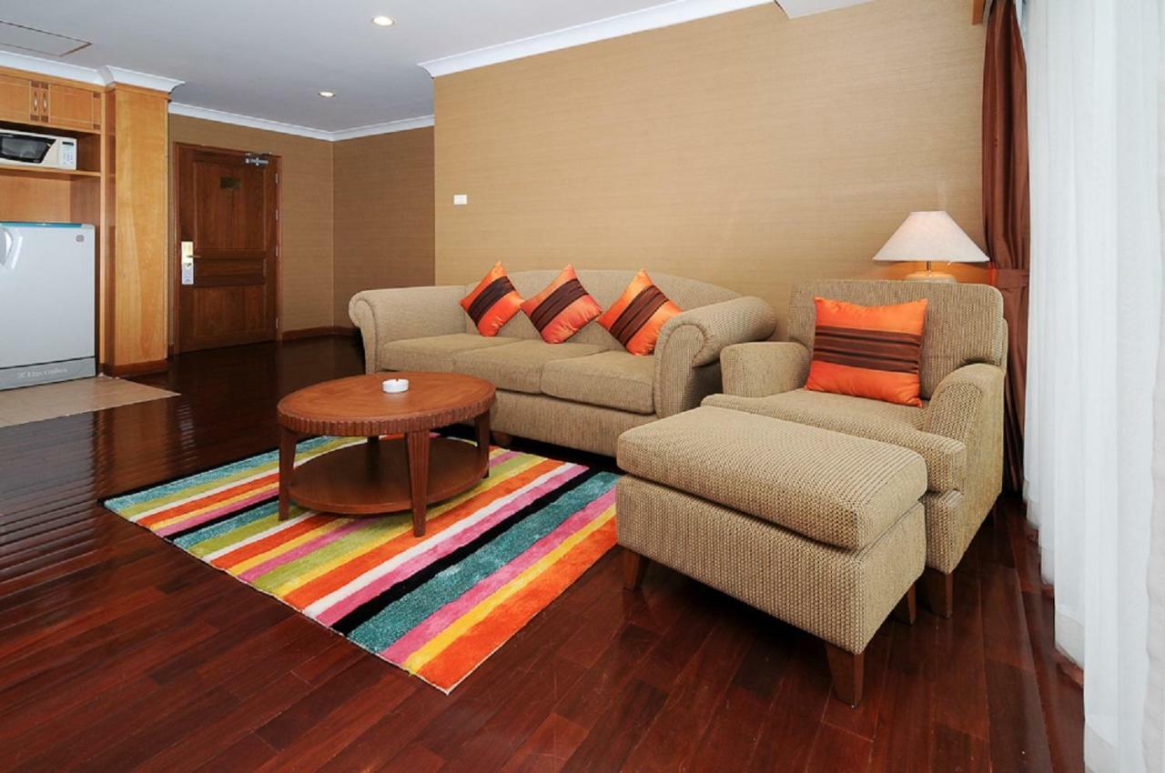 Admiral Suites Bangkok Exterior photo